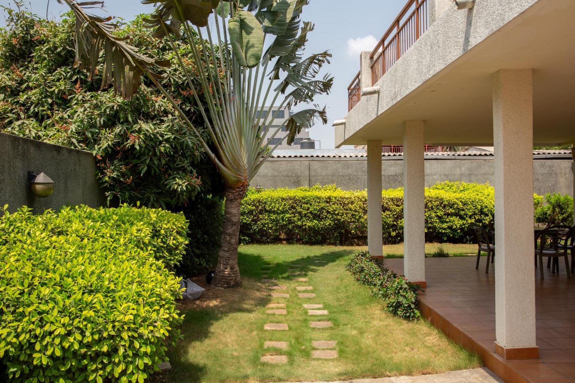 Hotel Du Lac Cotonou Esterno foto