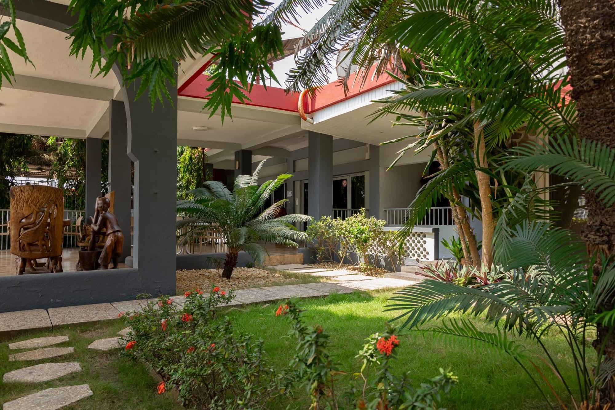 Hotel Du Lac Cotonou Esterno foto