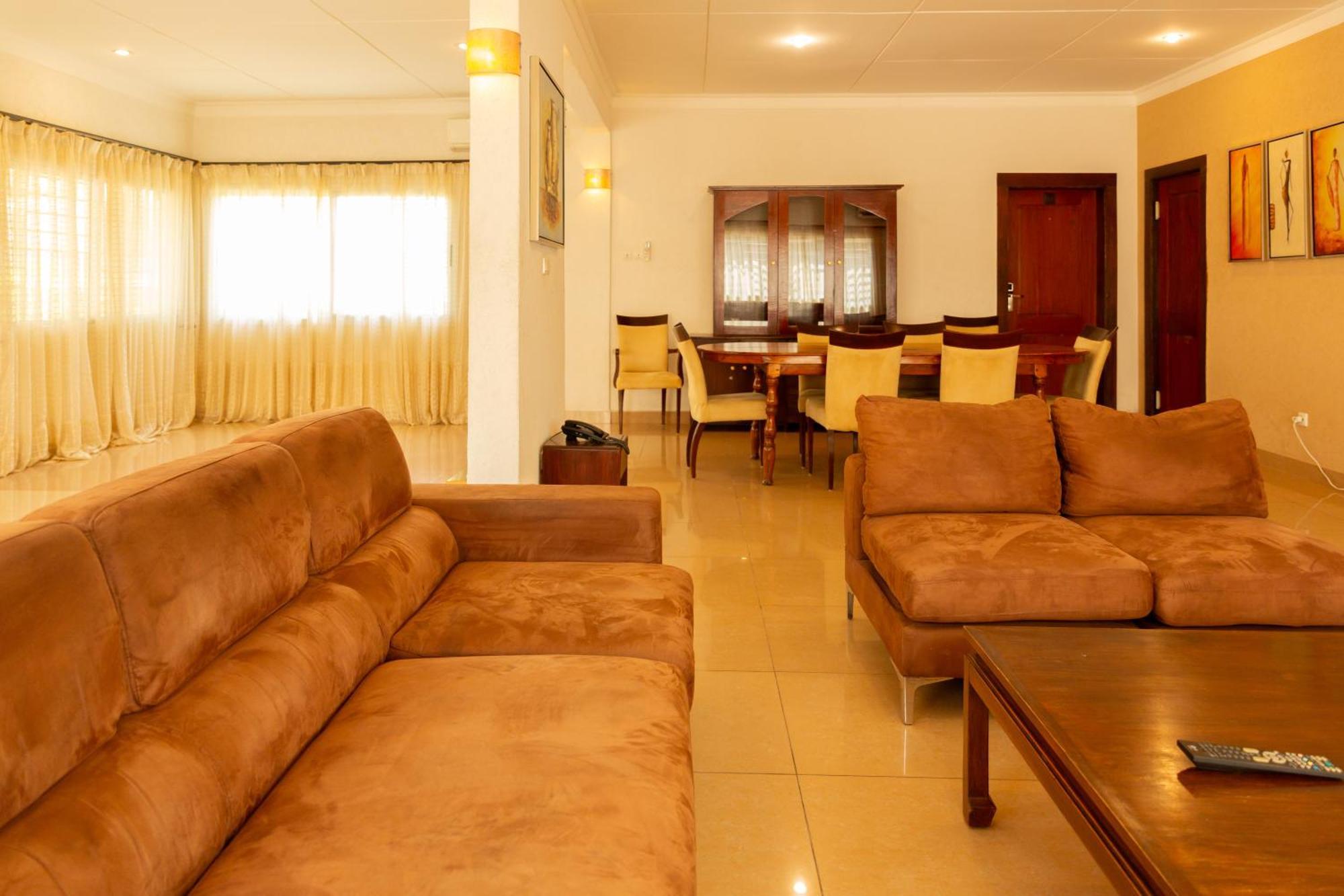 Hotel Du Lac Cotonou Esterno foto