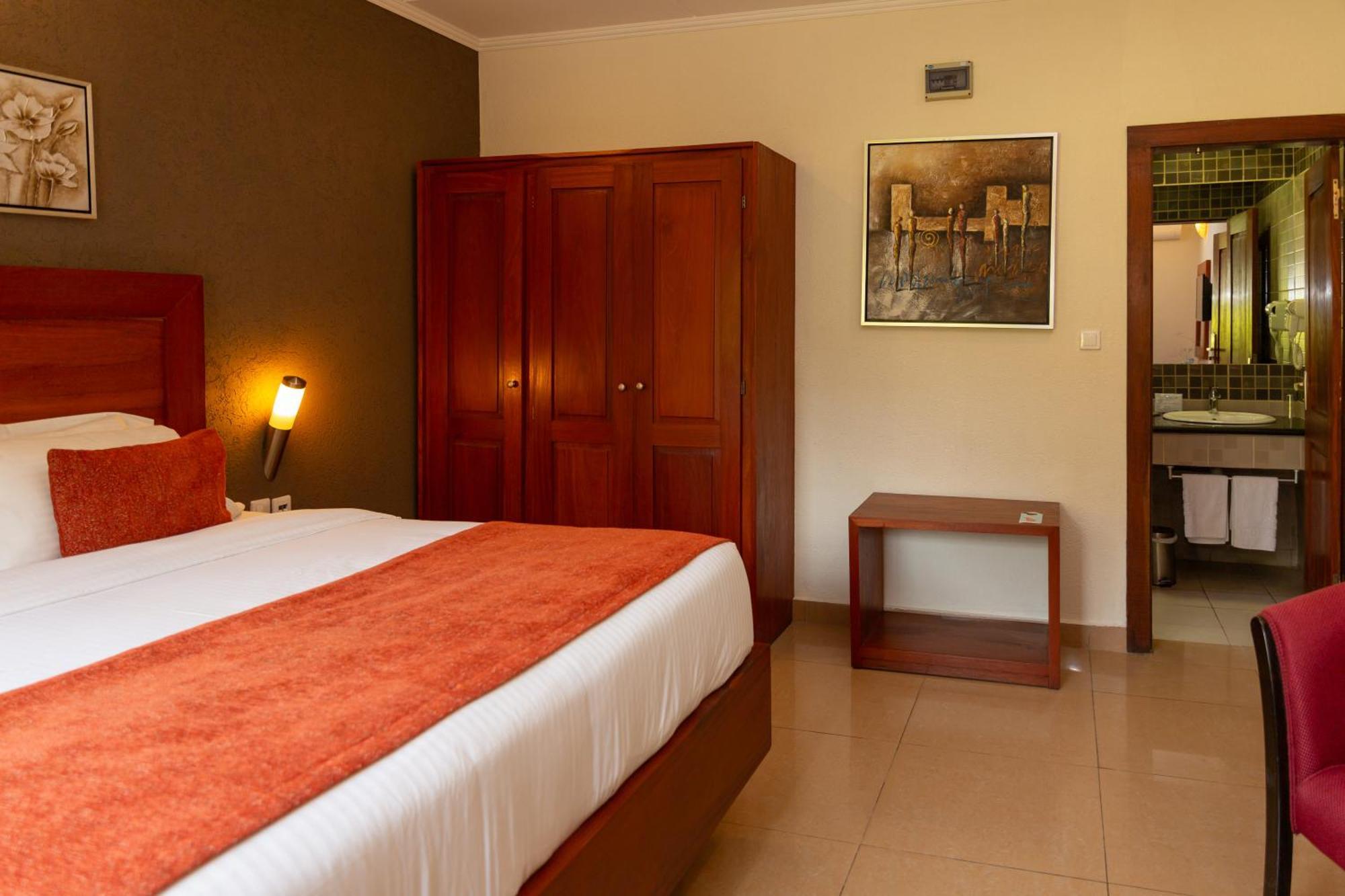 Hotel Du Lac Cotonou Esterno foto