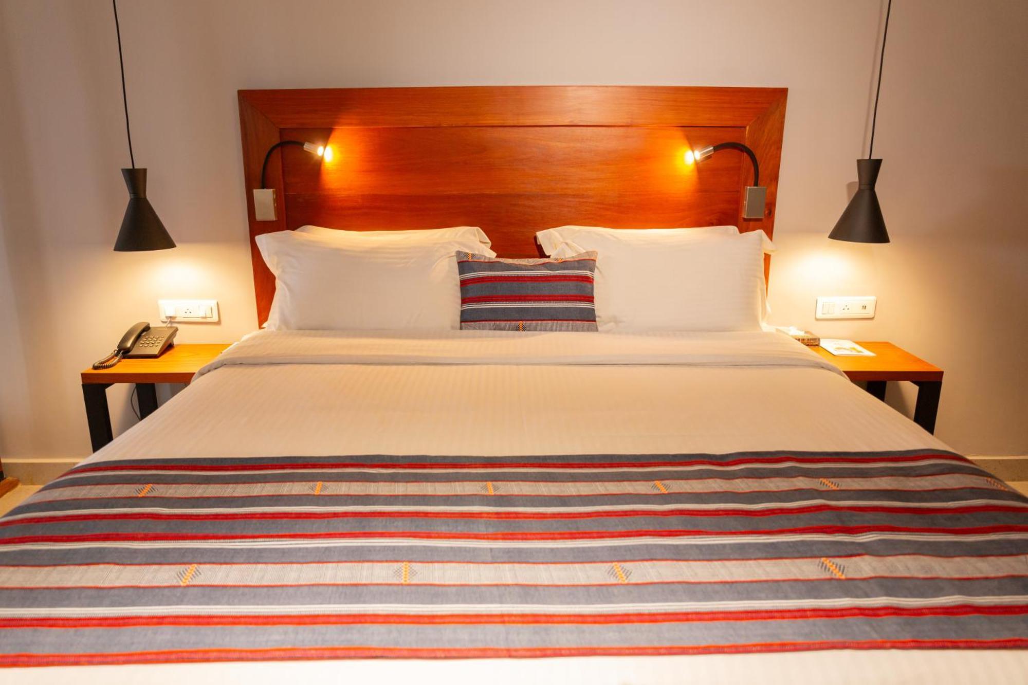 Hotel Du Lac Cotonou Esterno foto